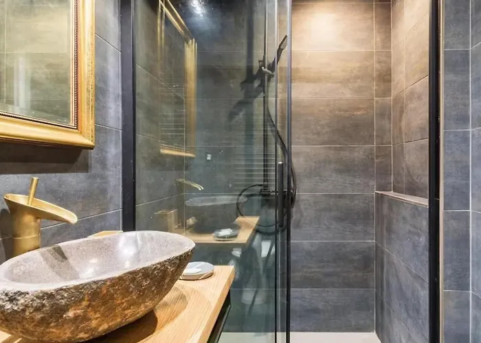 Delightful Loft A Few Steps From Isola * Milán