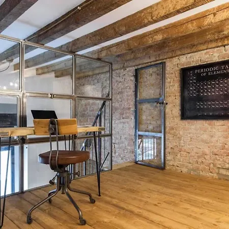 Delightful Loft A Few Steps From Isola Apartamento