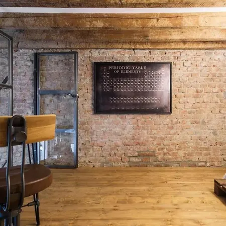 Delightful Loft A Few Steps From Isola Apartamento