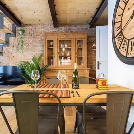 Delightful Loft A Few Steps From Isola Apartamento